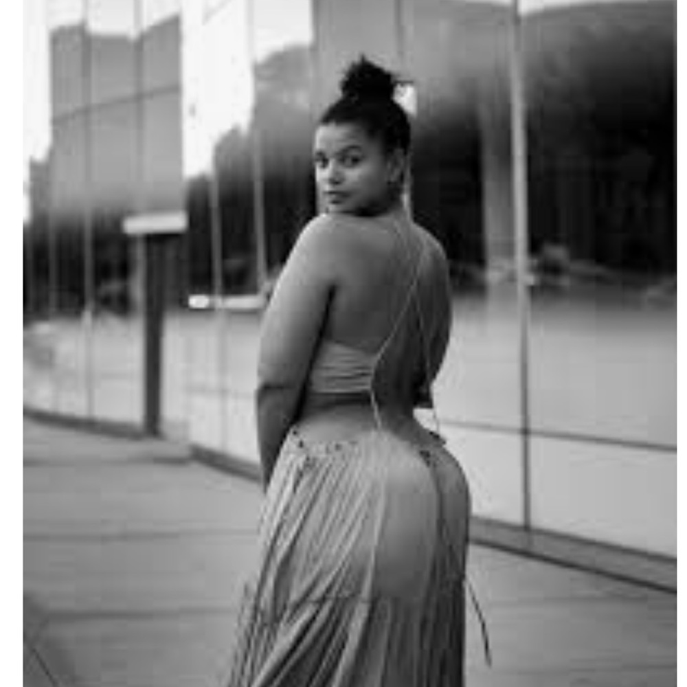DRESSES - Picture 14 of 16